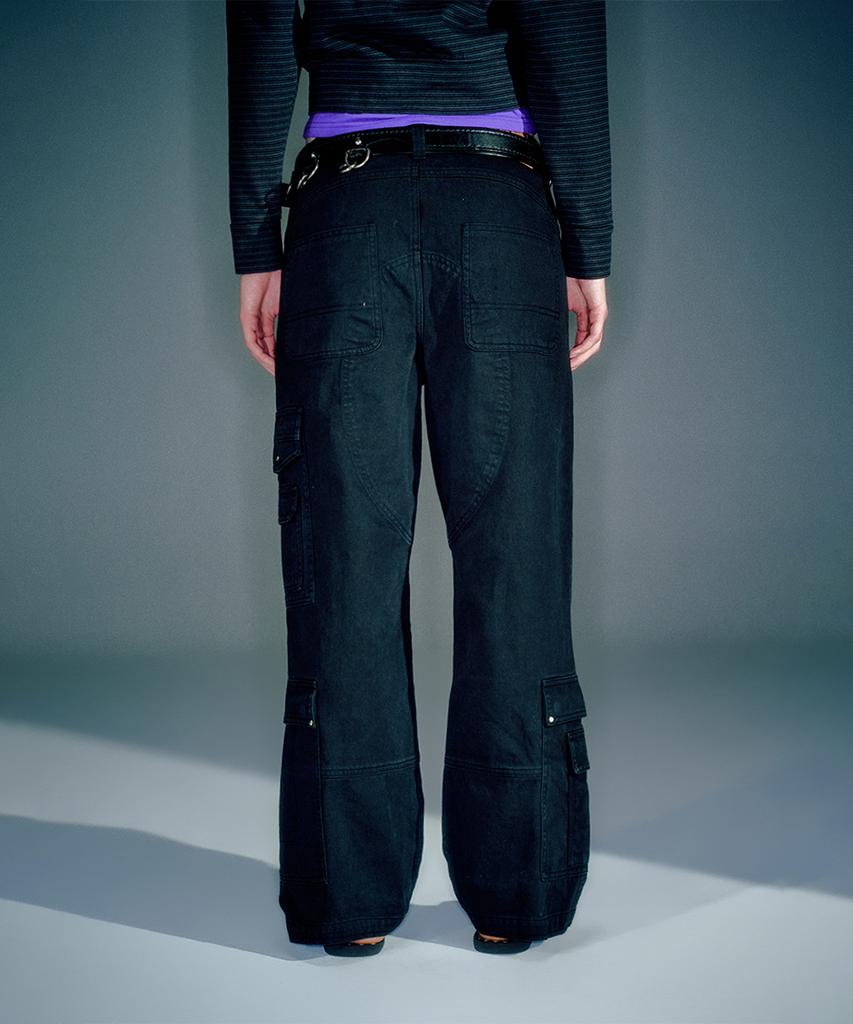Beikeonteuakaibeu (Women) Rowan Cargo Pants Black