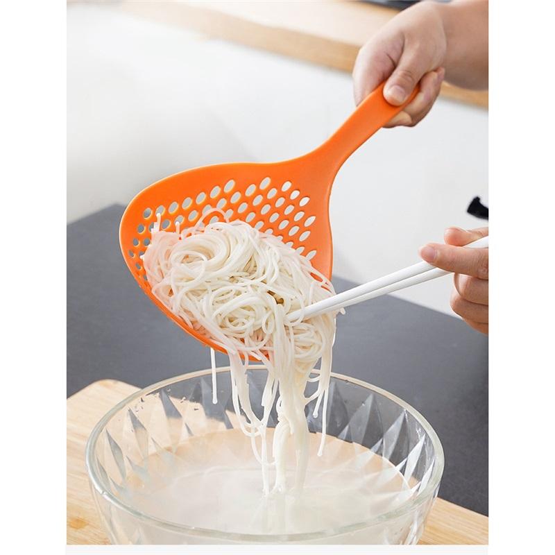 1PC Kitchen Long-handled Colander Filtered Dumpling Spoon Hotpot Drain Spoon Household High Temperature Thickened Colander