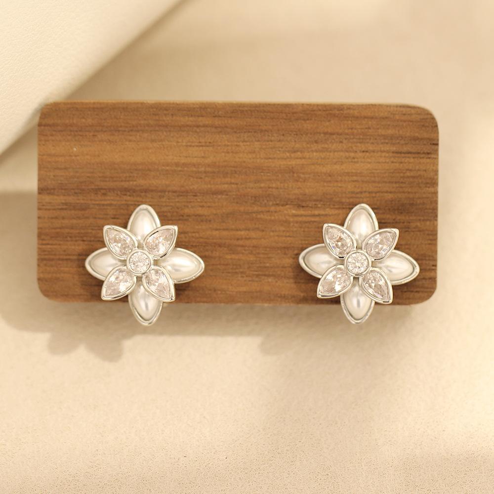 

Niche pearl flower stone earclip gold-plated versatile temperament high sense earrings women s fashion earrings срібний