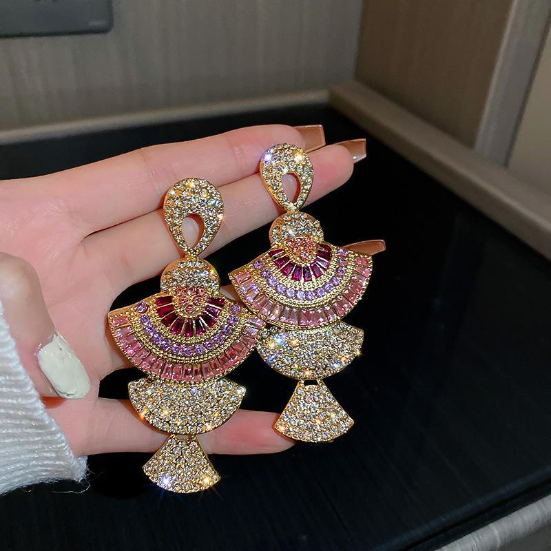 Vintage Baroque Style Geometric Drop Earrings Women Pink Zircon Crystal Sector Dangle Earrings Banquet Zircon Accessories