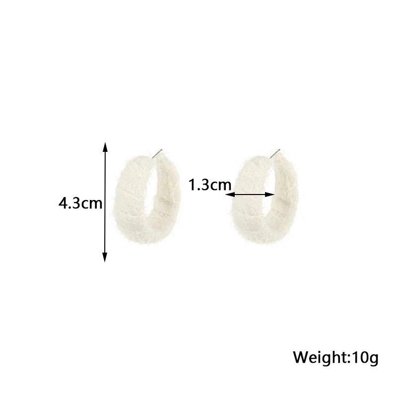 

Temperament Winter Autumn Round Hairy Earring Warm Fur C Shape Statement Zircon Big Circle Earrings Trendy Christmas Gift