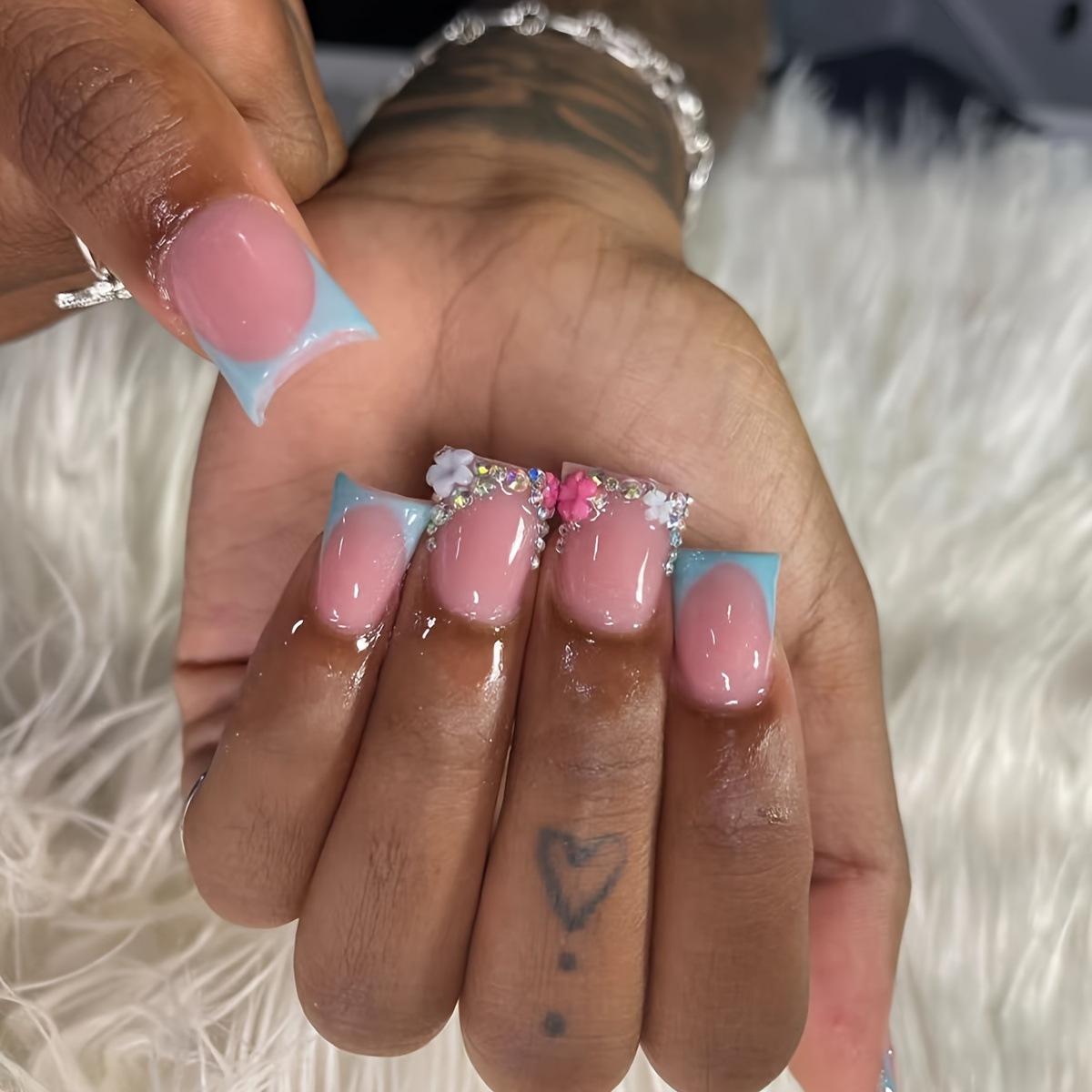 

Popular Duckbill-Shaped False Nails