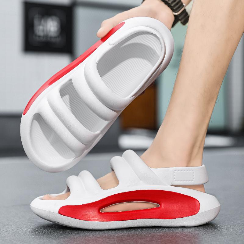 Couple Sandals 2025 Summer New Trend Versatile Indoor and Outdoor Wear Thick Bottom Stepping On Shit Feeling Teenagers Beach Sandals