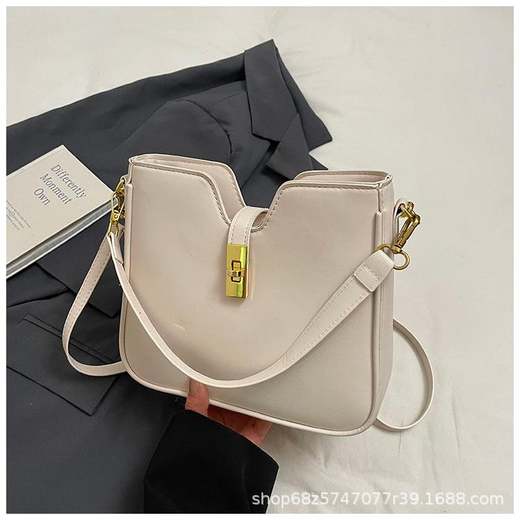 

Fashion bucket bag women s bag 2025 summer new large-capacity mother-in-law bag one-shoulder crossbody armpit bag commuter shoulder bag белый