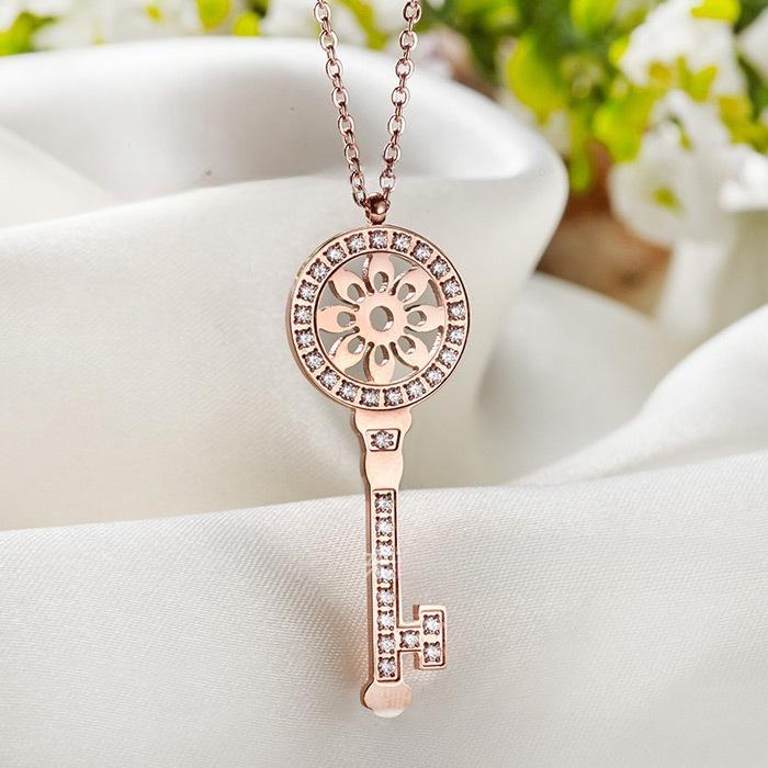 Women's Collarbone Rose Gold Necklace Key Diamond-set Pendant