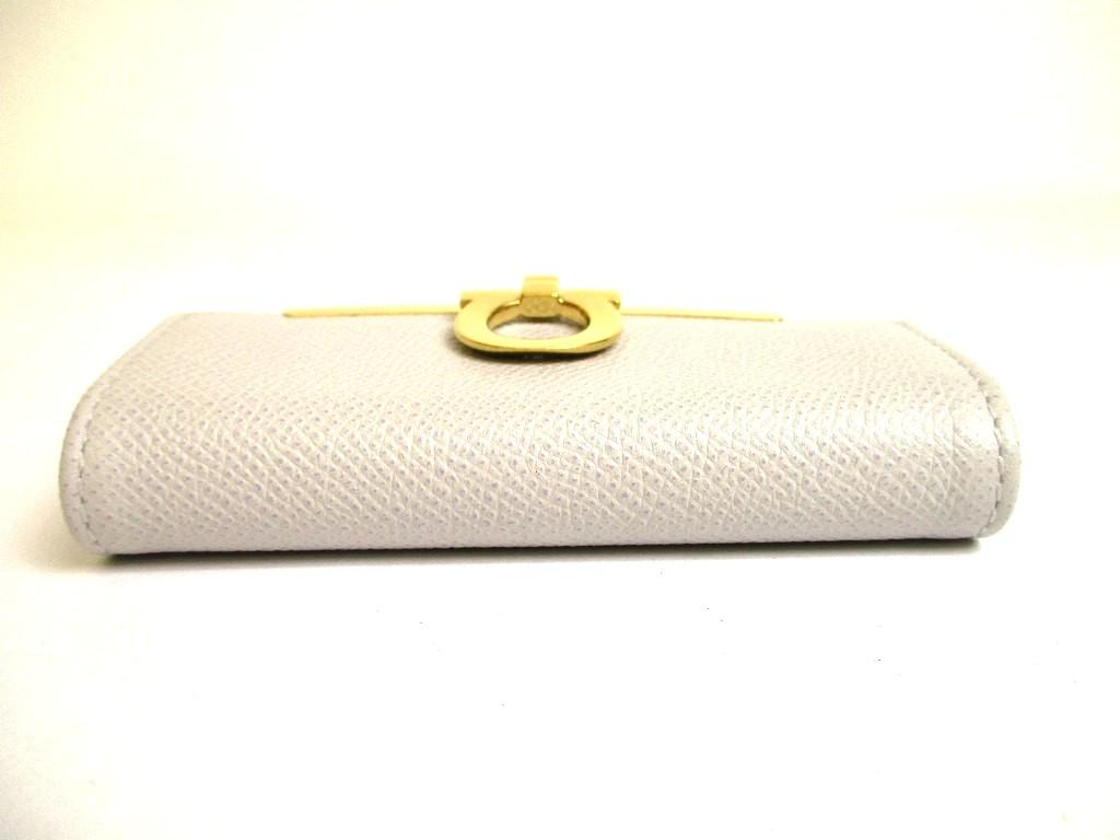 Authentic Salvatore Ferragamo Gancini Light Gray Leather Gold H/W 6Pics Key Chain #a980  Refurbished