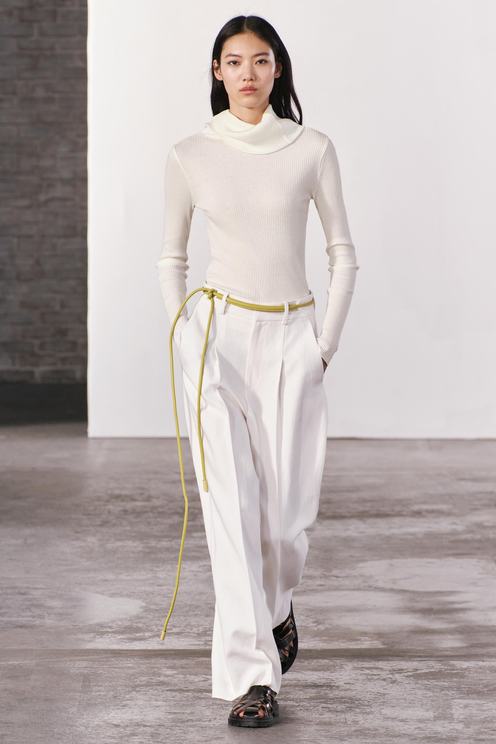 

ТОП С ЗАПАХАННЫМ ВОРОТНИКОМ