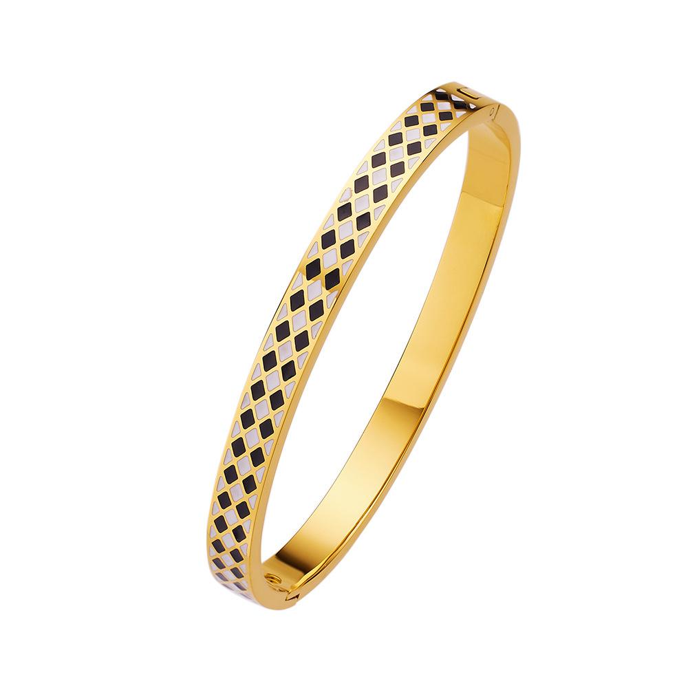 Fashionable Enamel Jewelry Jewelry Gift Bracelet Black and White Diamond Pattern Bracelet