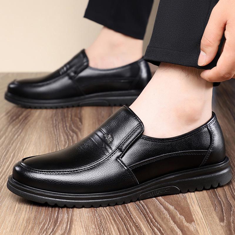 Men's Genuine Leather Slip-On Casual Shoes for Middle-Aged and Elderly; Soft Sole, Non-Slip, Top Layer Cowhide.