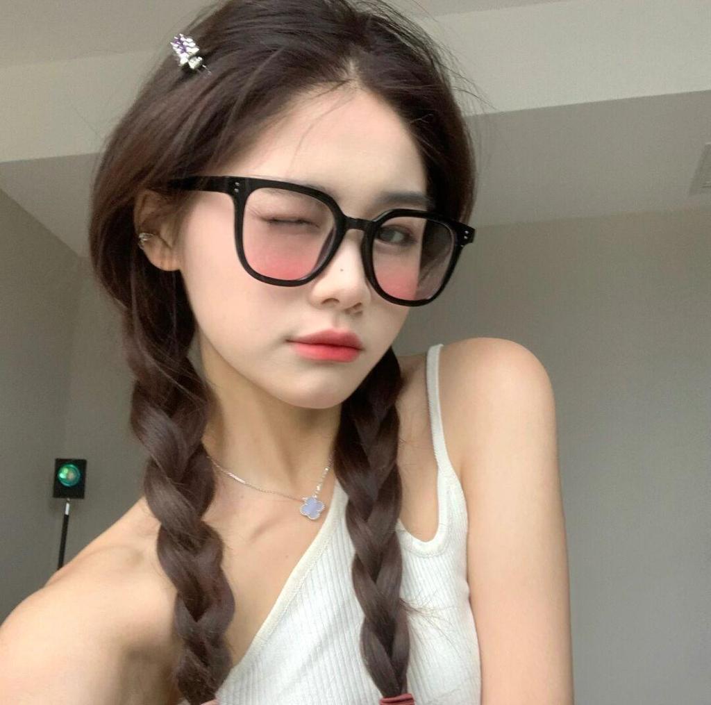 Pure Desire Blush Sunglasses: Unisex Summer Style, Black Frame, Tea-Tinted, UV Protection