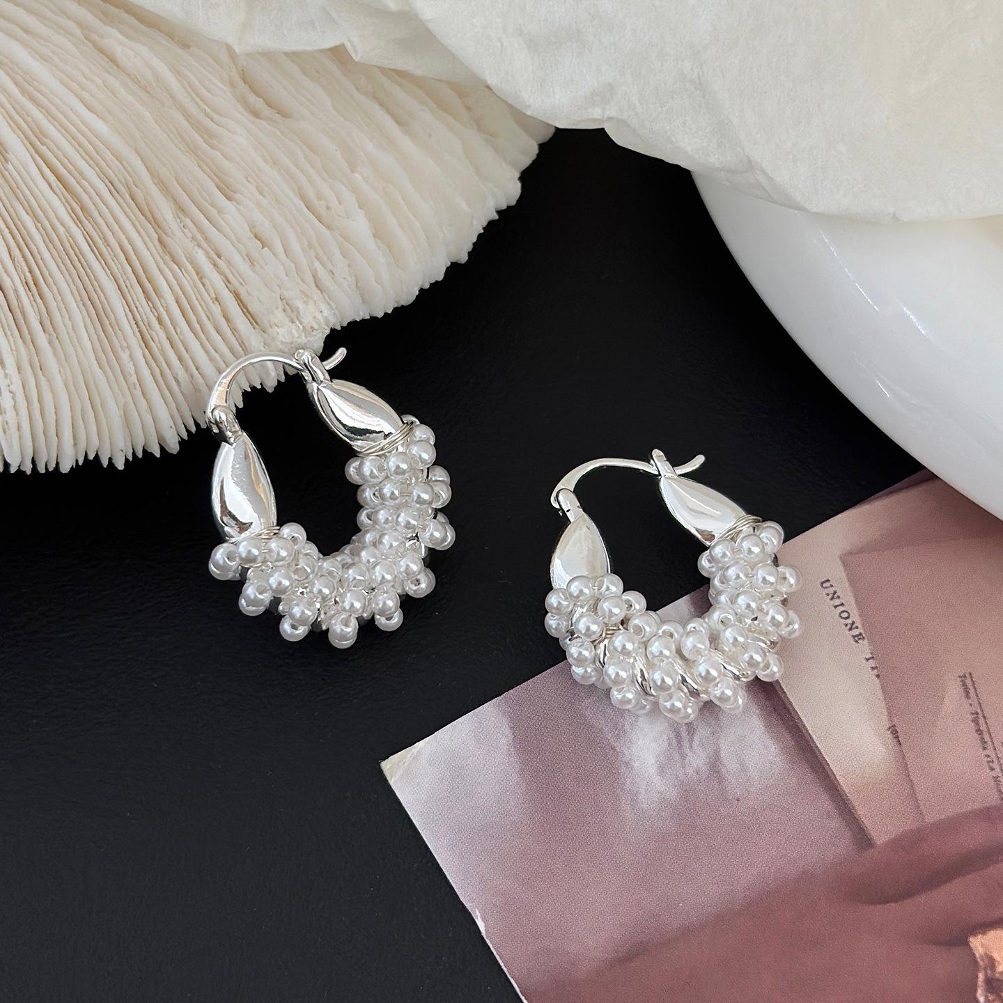 French Pearl Round Ear Cuff: Elegant and Unique Design Earrings, Summer Fashion Versatile Accessory for Women.