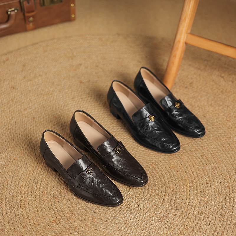 Krazing Pot Sheepskin Autumn Winter Shoes Metal Flowers Loafers Med Heels Size 42 Size 43 Round Toe Slip on Deep Mouth Pumps