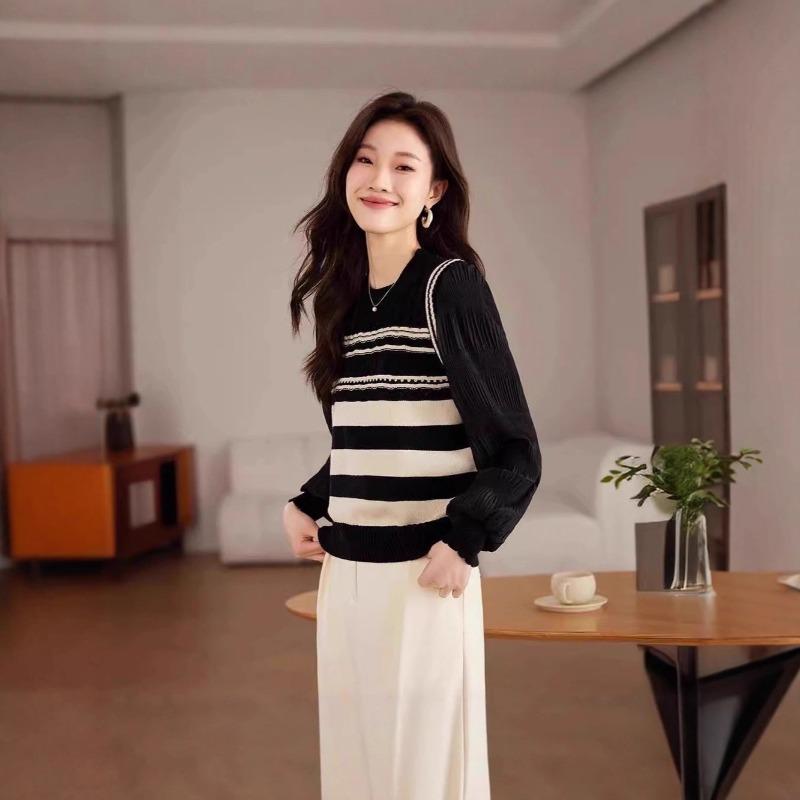 Black and white striped round neck fake two-piece lantern sleeve knitted sweater women's spring splicing sweater loose shirt