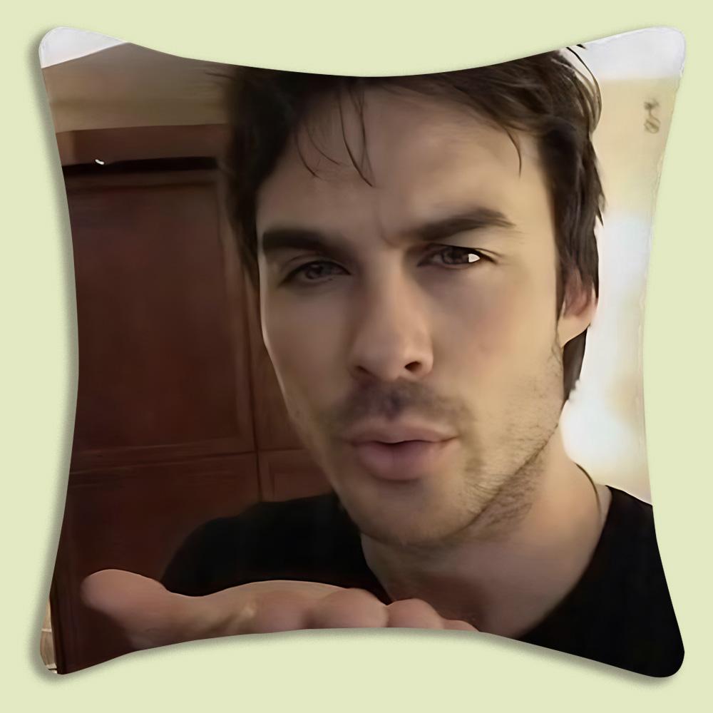 Damon Salvatore The Vampire Diaries Kuddfodral Tecknad Soffa Dekorativt Hem Dubbelsidig Tryck Kort Plysch Söt Kudde