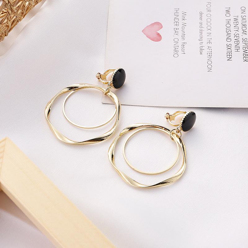 Fashion Statement Metal Clip on Earrings Trendy Geometric circular Non Pierced Earrings for Women Modern Female Jewelry