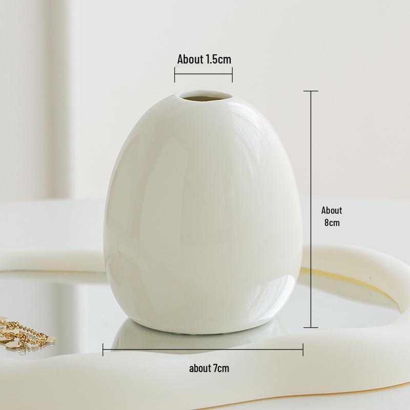 Small Daisy Artificial Flower in Cream Ceramic Vase - Ins Style Tulip for Living Room or Bedroom Decoration.