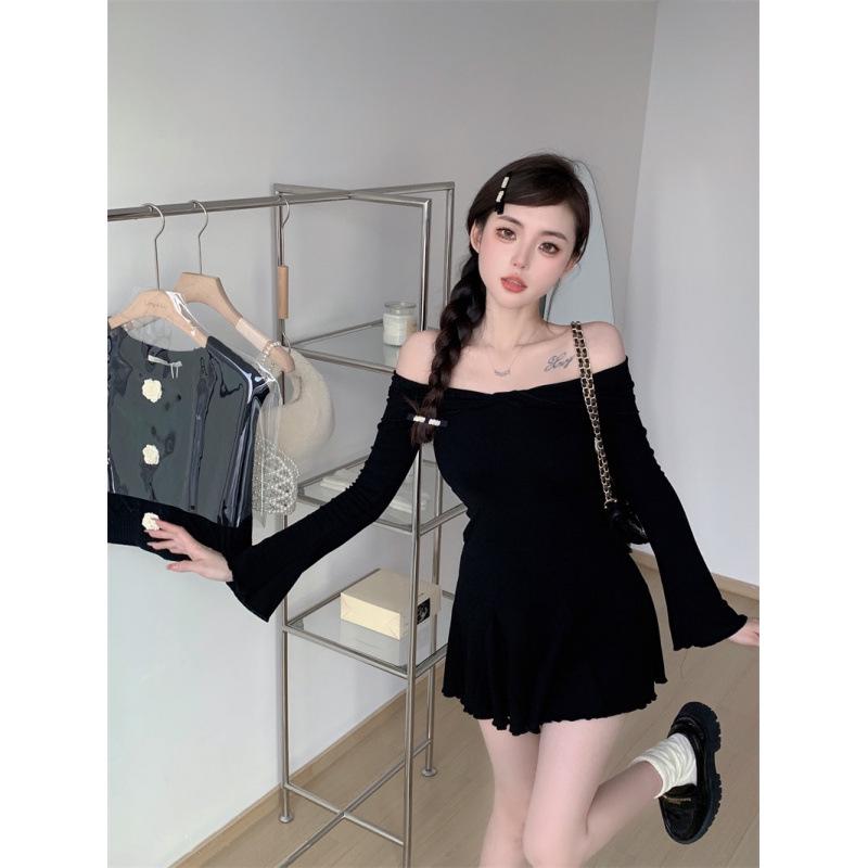 

Черное платье с одним плечом, длинным рукавом, облегающего кроя - стиль горячей девушки One Size чёрный