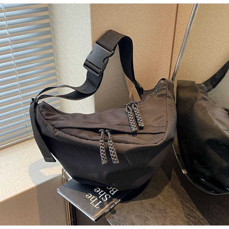 

Hong Kong Style Luxe Dumpling Crossbody & Shoulder Bag: High-Capacity, Unique, Large Backpack чёрный