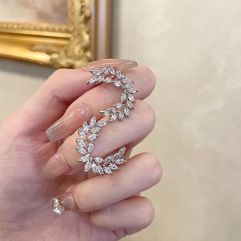 Elegant Zircon Silver Needle Stud Earrings: Minimalist, Versatile, High-End Design for Women