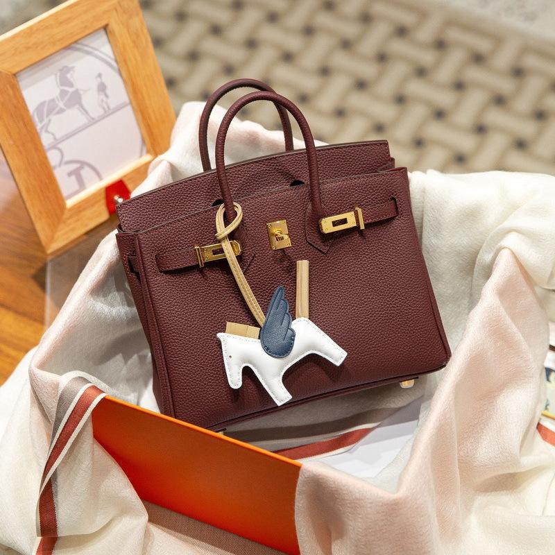 Altın toka gümüş toka üst kat sığır derisi togo derisi platin çanta (togo-2530BK)