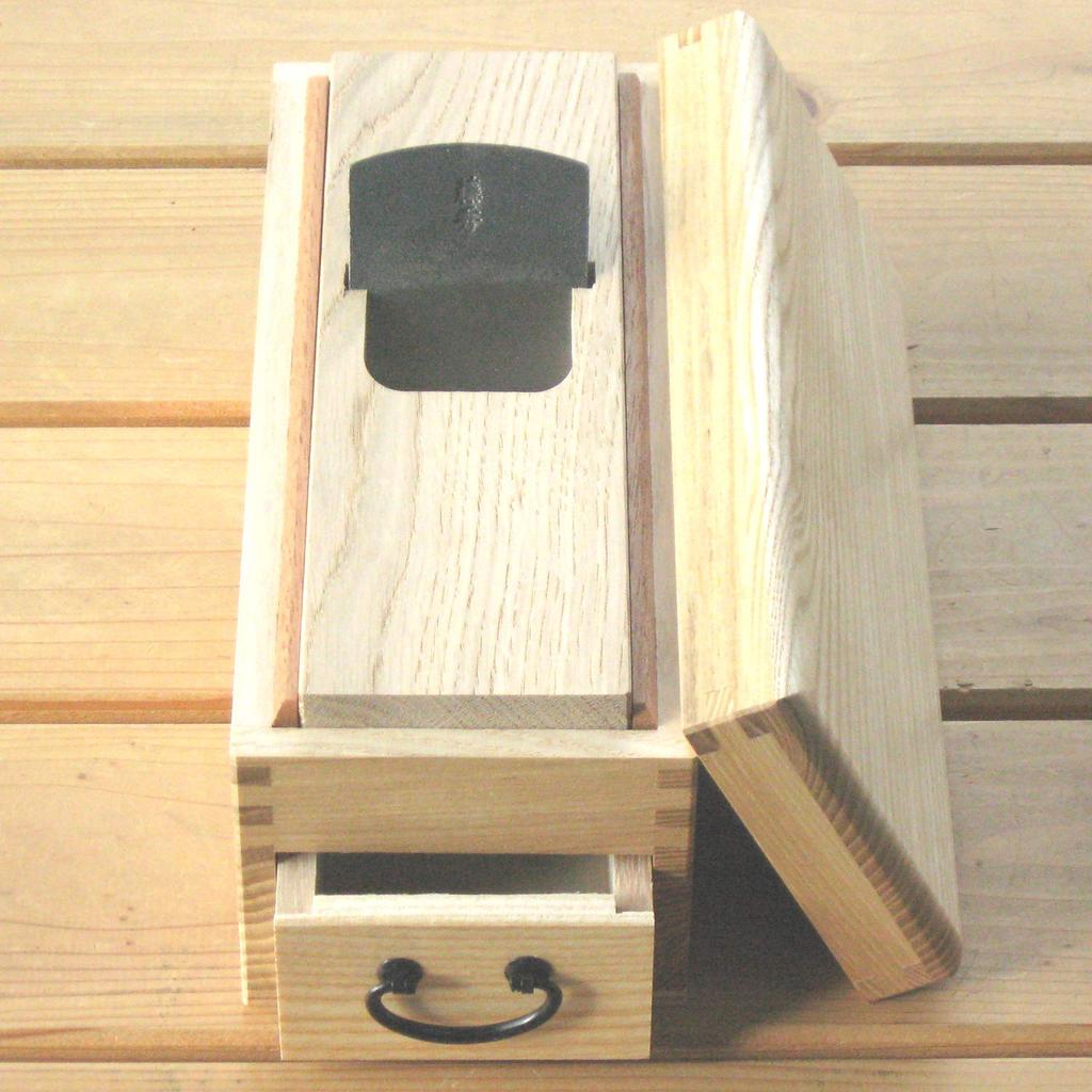 Nagao Bonito Shaver and Bonito TAMO Made in Japan Tsubame-Sanjo Box, (Katsuobushi), Small, 23.8cm,