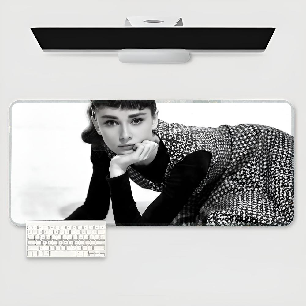 

Audrey Hepburn Mouse Pad E-sports players game teclado XXL Large Computer Laptop Non-slip Keyboard Desk Mat Computer Game CS 600x300x2mm