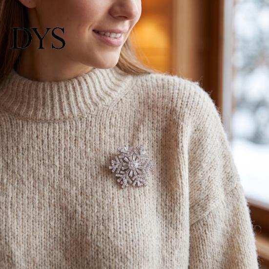 Sparkling Snowflake Brooches Brooch Pin for Women, Rhinestone Alloy Lapel Women Formal Pins Pin, Decorative Accessory Coats Sweaters Suits Dresses
