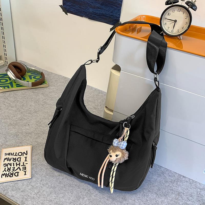 Korean version of messenger bag women's new simple large-capacity dumpling bag lightweight versatile satchel student shoulder bag tide