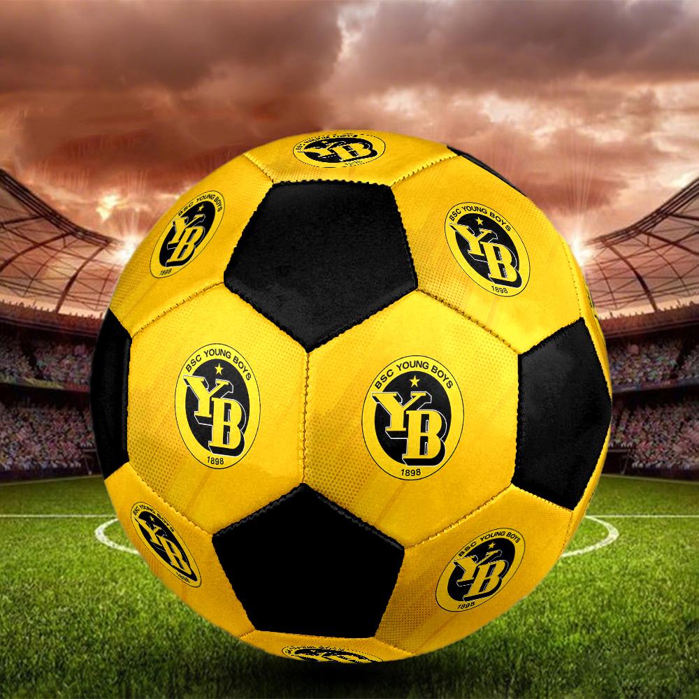 BSC Young Boys Pallone da Calcio Colorato Per Tutte le Età Cucito a Macchina PVC Pronto per la Competizione Resistente Ad Alto Rimbalzo.TAGLIA5