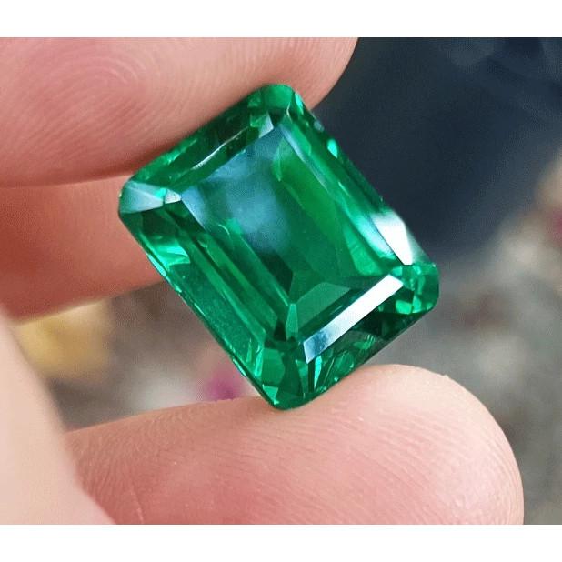 Zambian Natural 14 Ct Emerald Cut Green Emerald   Gemstone Pendant Size