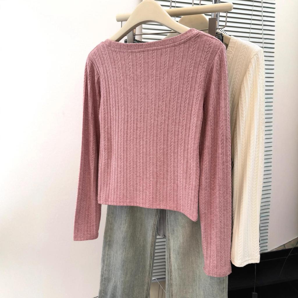 Elegant Women's U-Neck Patterned Knit Top: Slimming Long-Sleeve Base Layer for Spring, Autumn, and Winter