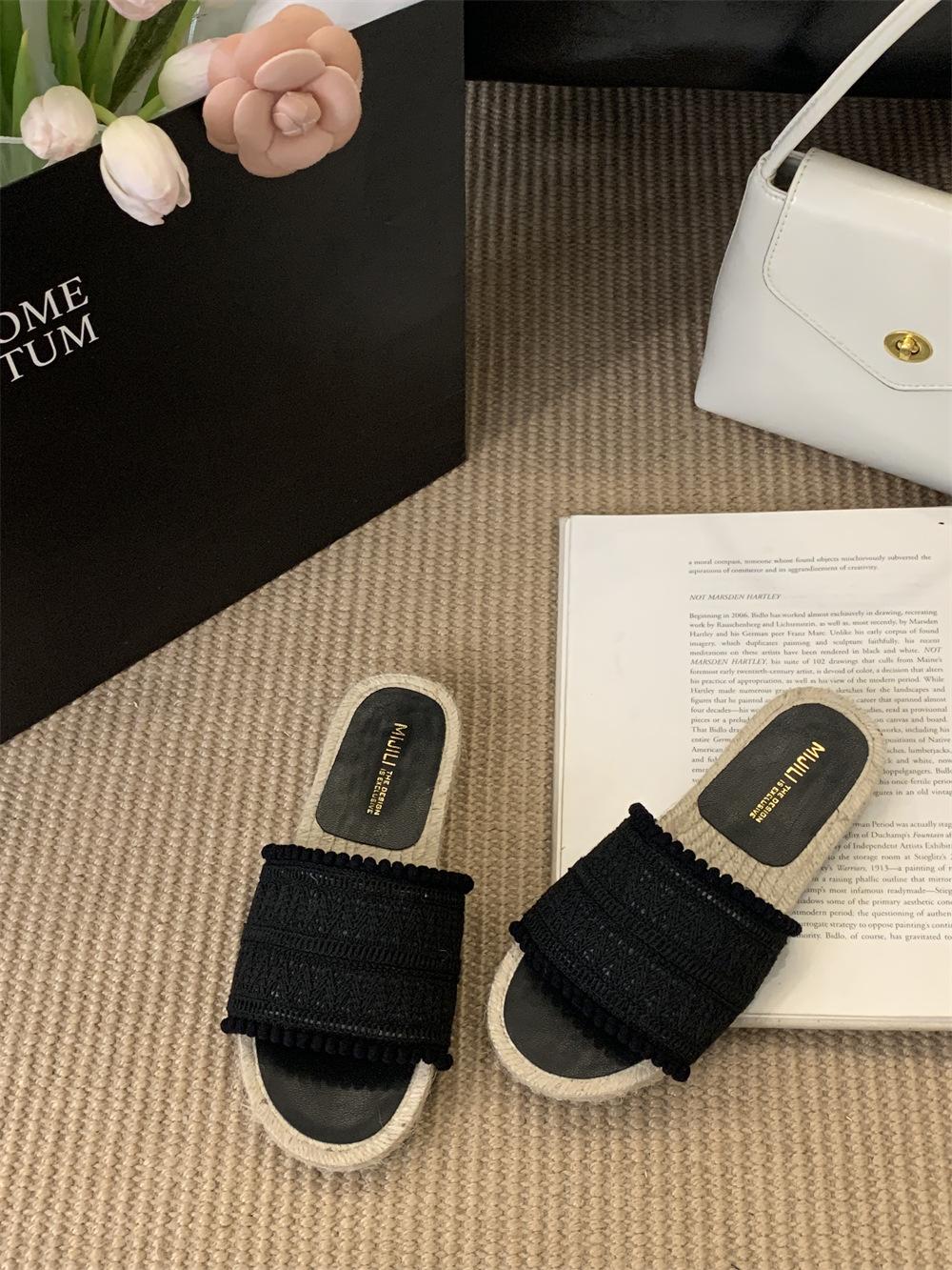 

Bohemian beach one-word women s summer wear 2025 new versatile fashion one-pedal flat-bottomed cool slippers 35