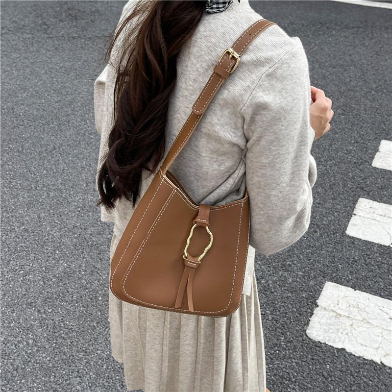 Summer new armpit bag fashionable messenger small bag simple high sense versatile new
