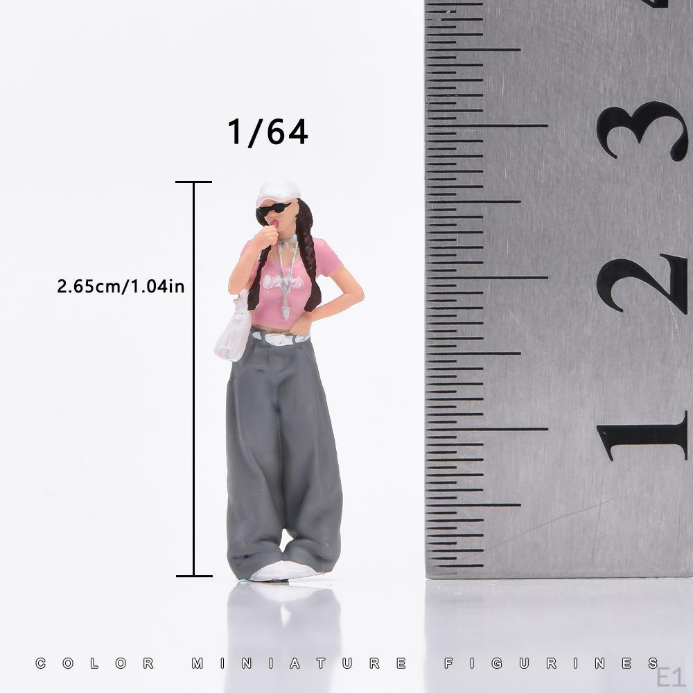 1/64 Miniature Figures Model Action Figure Hand Painted Garage Scene People Resin Collection Desk