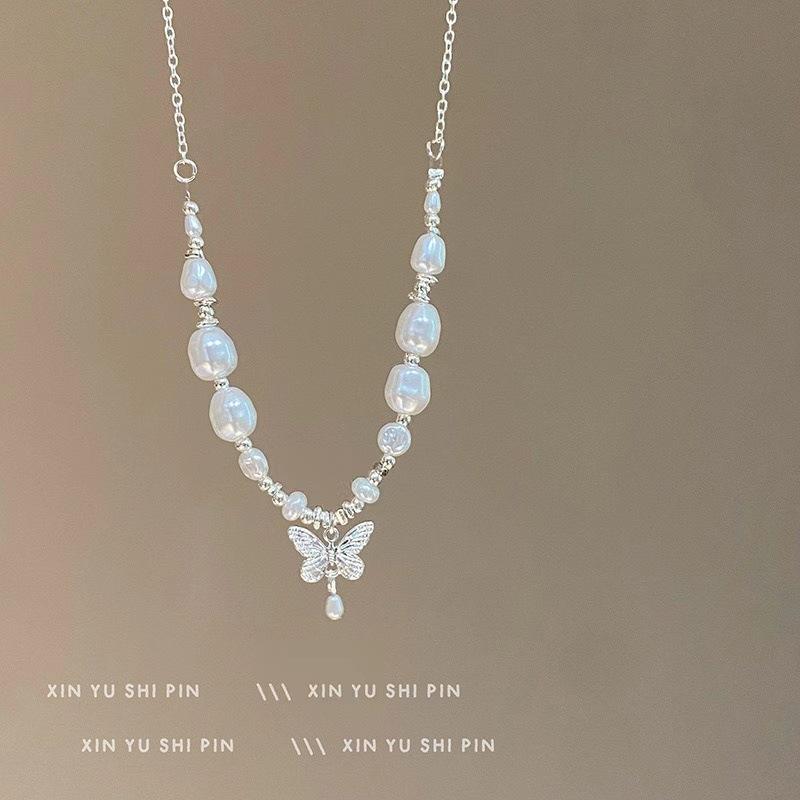 New Irregular Pearl Butterfly Necklace Women s Light Luxury Fashion Temperament Clavicle Chain Premium Sense Delicate Necklace