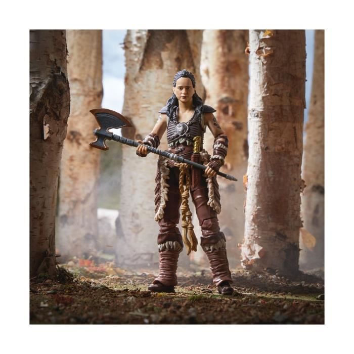 Figurine Dungeons &amp; Dragons Holga 15 cm - L'Honneur des voleurs Golden Archive - HASBRO - Blanc