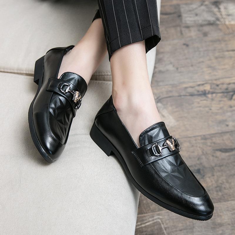 Men's shoes fashion new casual foot cover men's photography hairstylist pointed leather shoes youth trend loafer wedding shoes
