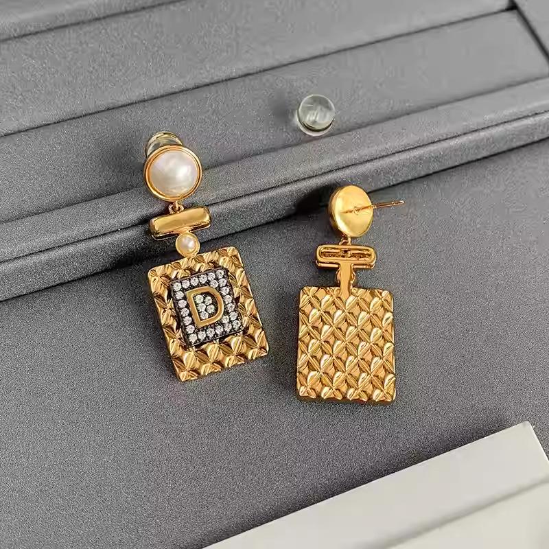 Square D letter pearl stud earrings retro design earrings light luxury fashion trend temperament earrings