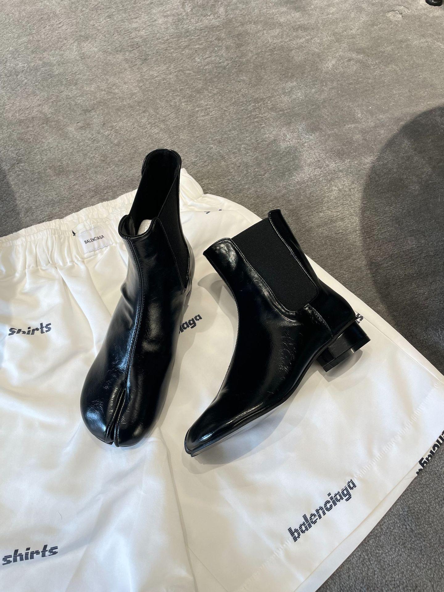 

Новые эластичные ботильоны с раздвоенным носком, кожаные, в стиле ретро, на плоской подошве «свиные копытца», ботильоны Челси, тонкие ботильоны 40