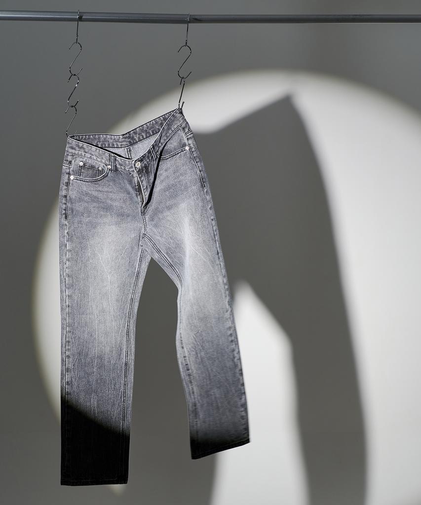 BLOND9 Washed Black Denim Pants [Straight Fit]