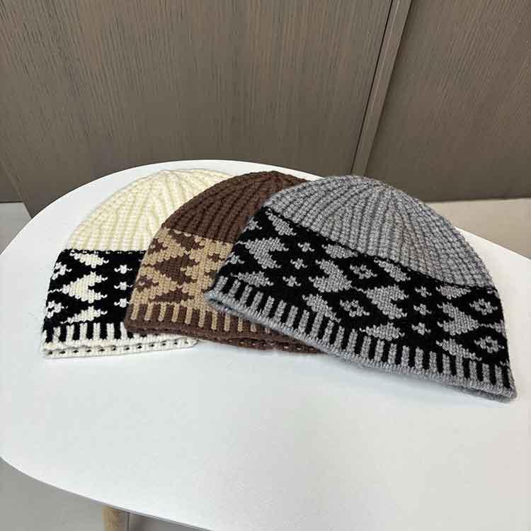 Knitted hat women's autumn and winter retro jacquard wool hat warm big head circumference contrasting color rhombus cold hat men's headgear hat