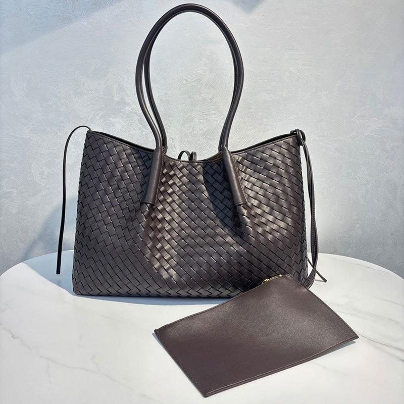 Cowhide hand-woven bag, tote bag, genuine leather French casual portable premium sense bag, shoulder messenger women's bag