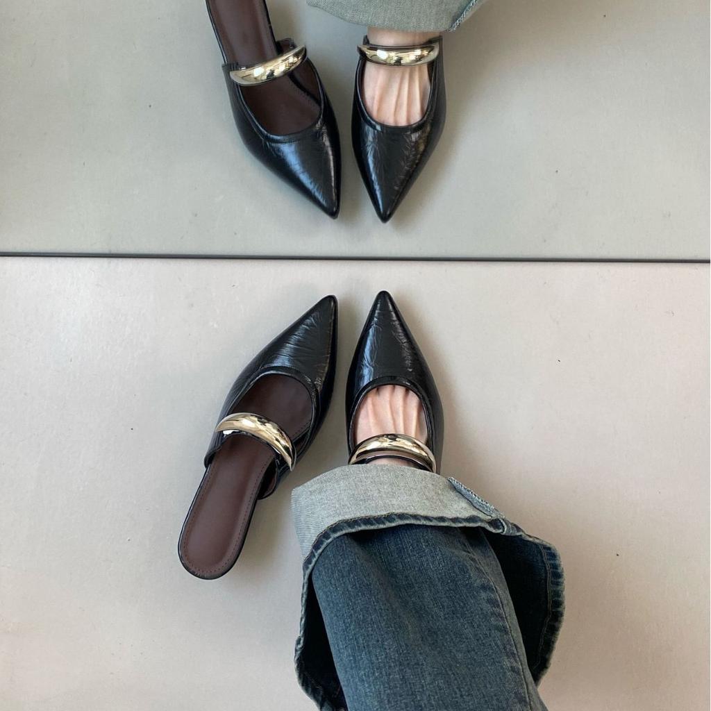 Punkt zweites Haar! Französische spitze spitze hohle flache Mund Halbschuhe ein Pedal Metallschnalle Leder Keilabsatz Retro Sandalen