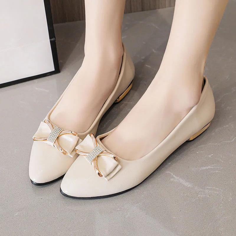 Single-shoe Women's Casual Pointy Women's Shoes with Shallow Mouth Low Heel Thick Heel and Soft Leather Flat Bottom In Spring and Autumn