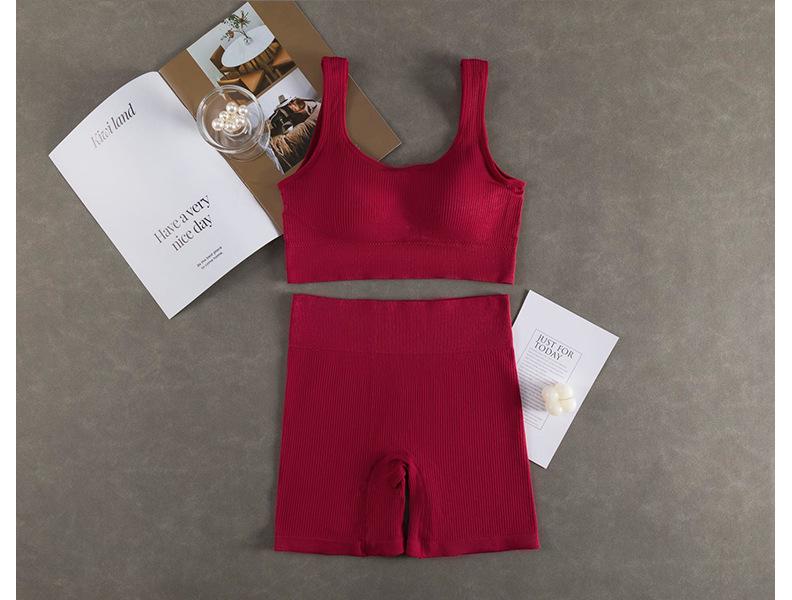 New Seamless Plus Size Underwear Set: One-Piece Vest & Triangle Briefs with Chest Pad.