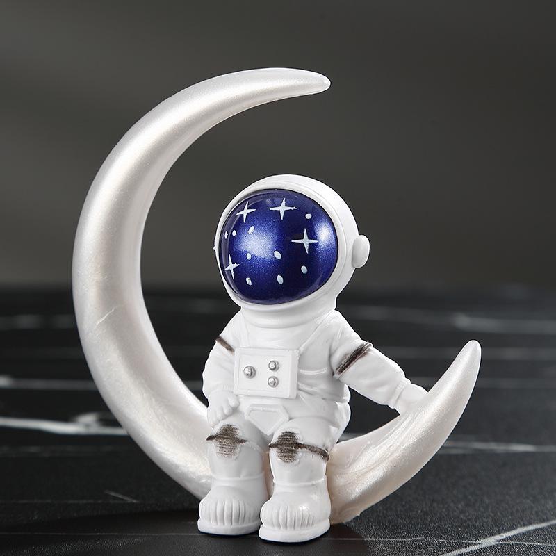 Small Resin Astronaut Figurine - Perfect for Home Decor, Valentine's, or Birthday Gift