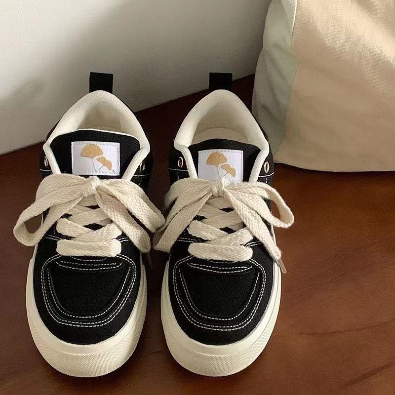 New Casual Flat-soled Lace-up Comfortable Walking Shoes Fashionable Round-toe Breathable Vulcanized Shoes Women Sneakers