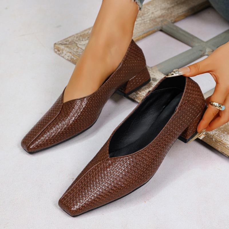 Französischer Platz erstes Jahr neue weiche Leder-Schuhe mit dickem Absatz Schlangenmuster einfach und vielseitig Mode mittelhoher Absatz tiefer Ausschnitt Temperament Einzel-Schuhe
