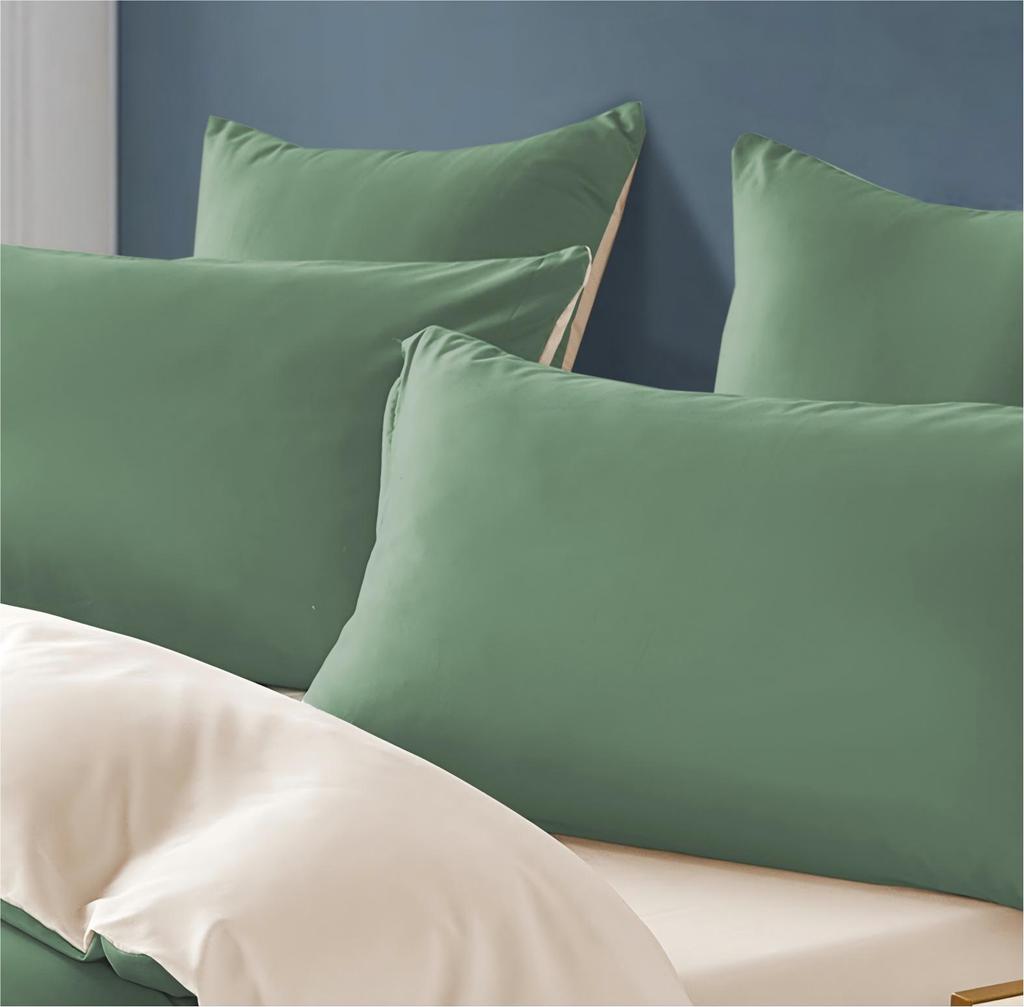 Suitable for All Seasons 100% Polyester 7 Piece Bedding Set Breathable and Lightweight Modern and Minimalist Design