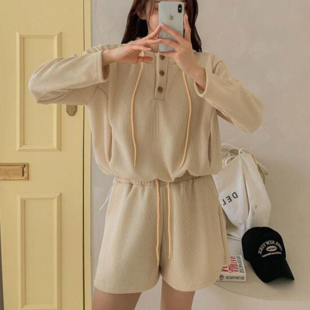 New Arrivals Open Run Buttoned Long Sleeve Hoodie Shorts